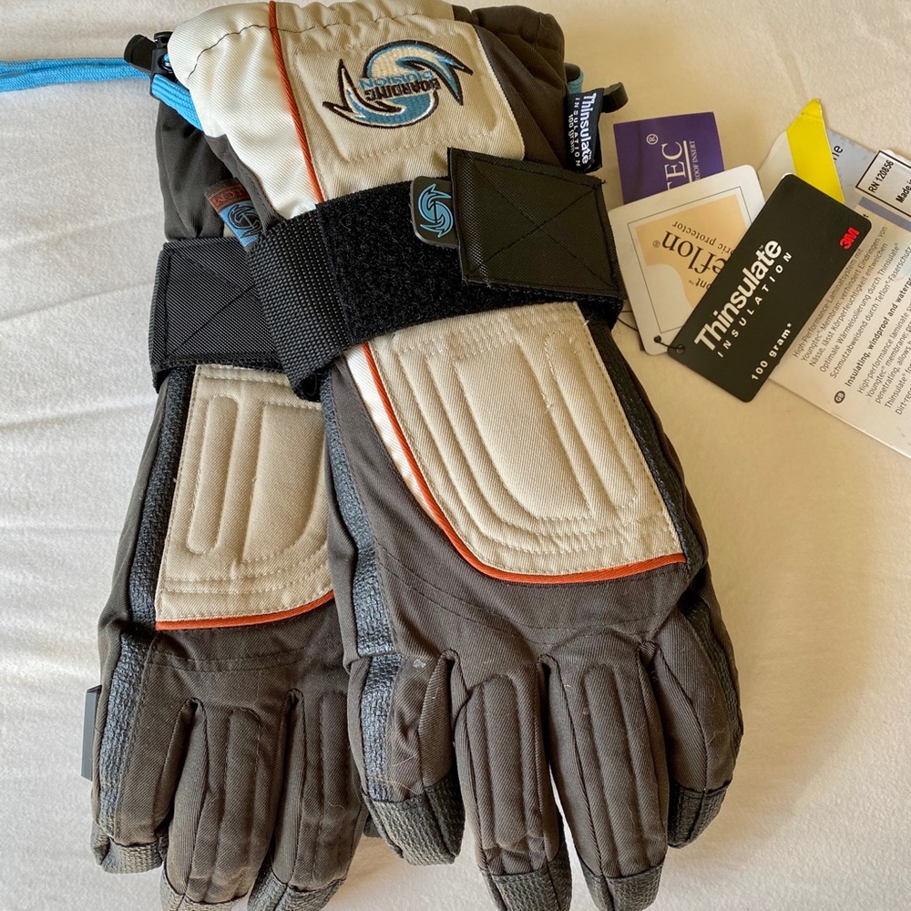 TCM thermal snowboarding gloves